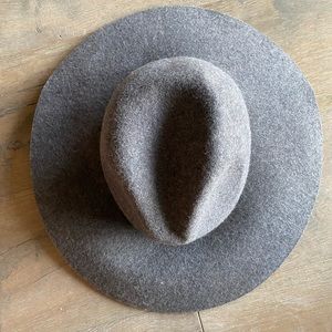 Olive and pique wool wide brim hat